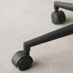 Aiko Chaise de bureau rembourrée beige avec accoudoirs et roulettes^Banak Discount
