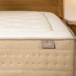Corinto Matelas à ressorts ensachés et viscoélastique 150 x 190 cm^Banak Hot