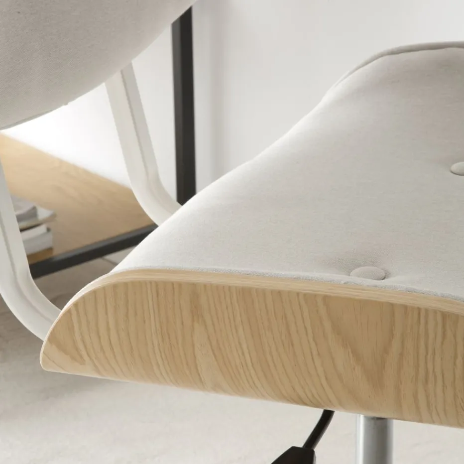 Haru Chaise de bureau rembourrée beige avec bois et roulettes^Banak Outlet