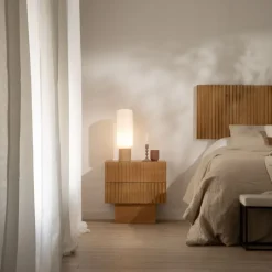 Nolan Mesita de noche de madera maciza de mango^Banak Online